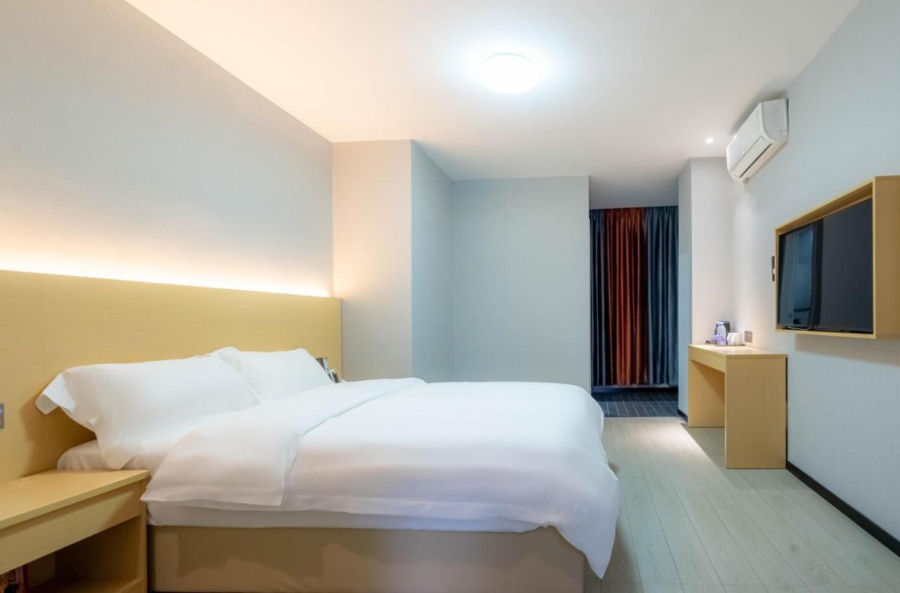 Li Hao Tai Hotel Guangzhou Buitenkant foto